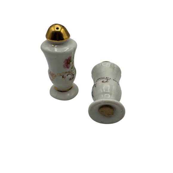 Vintage Ceramic Salt & Pepper Shakers With Floral Pattern & Gold Tops - Picture 5 of 5